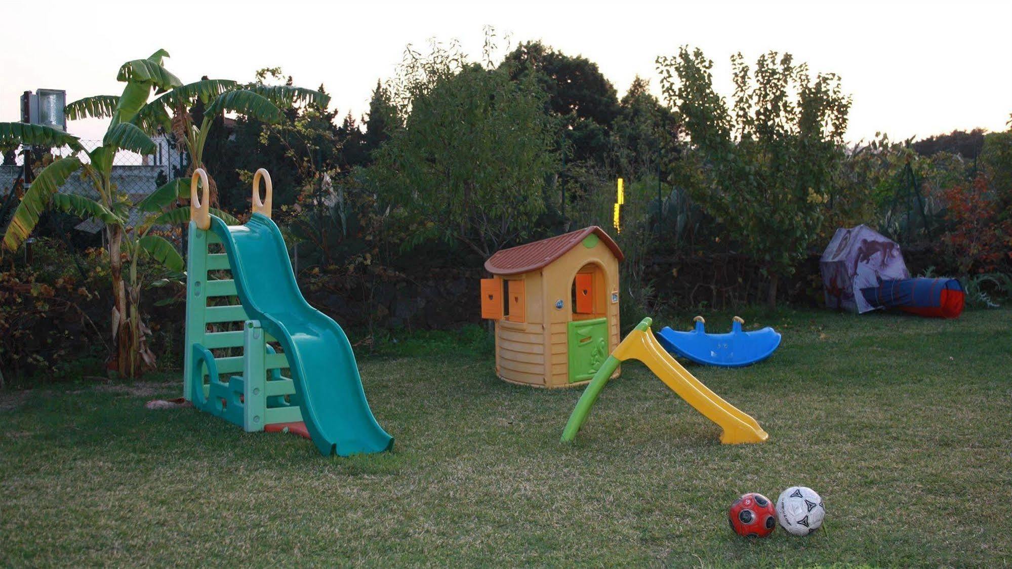 La Circumetnea Home كاتانيا المظهر الخارجي الصورة